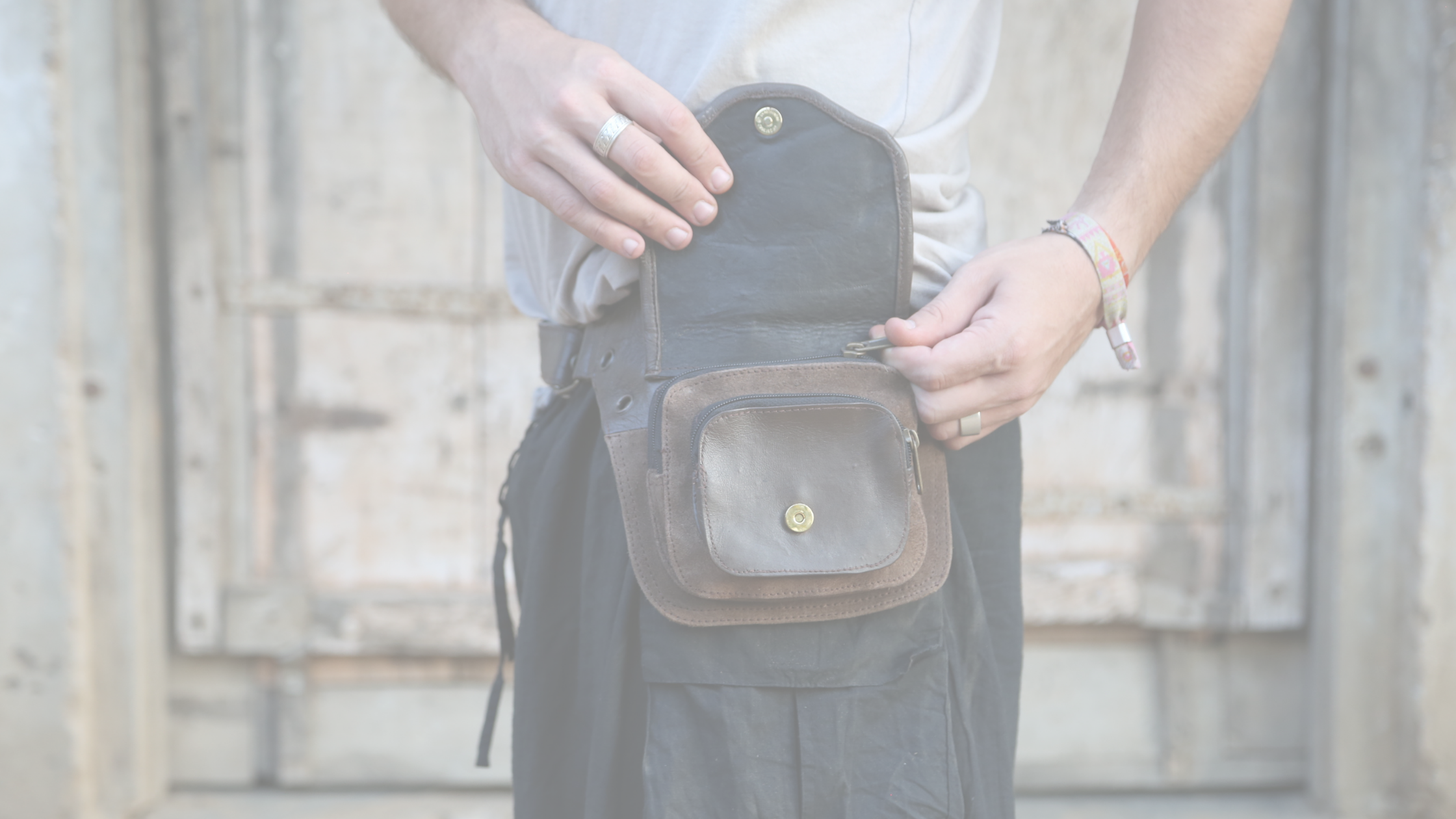 MEN'S HIP BAGS & POCKET BELTS