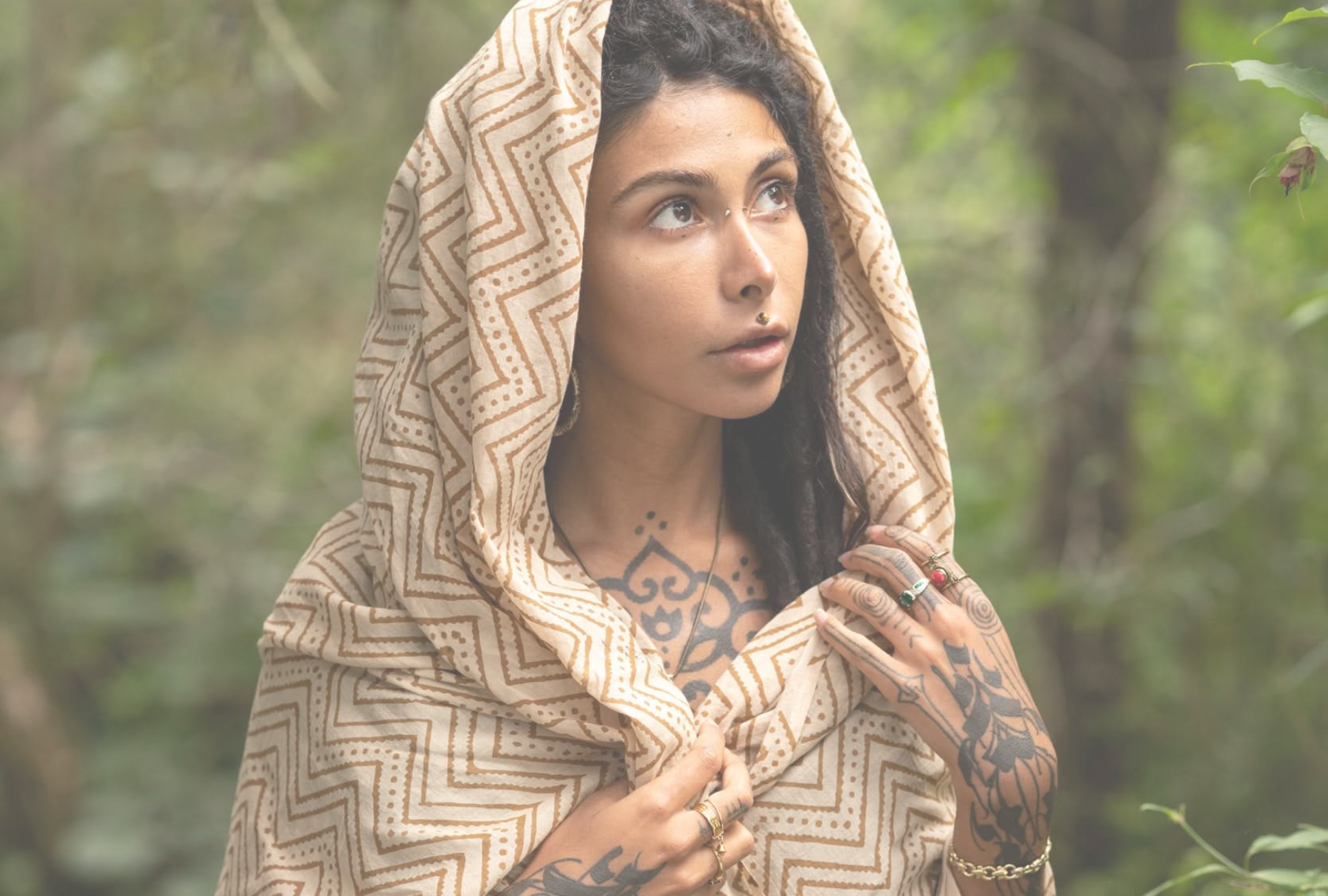 WOMEN'S SUMMER SCARVES & SHAWLS
