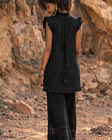 SANDSTONE RUFFLE VEST - BLACK