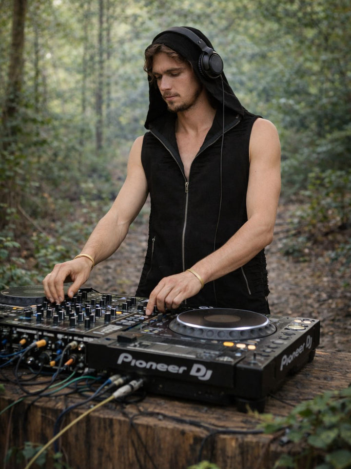 NEO HOODED VEST - BLACK