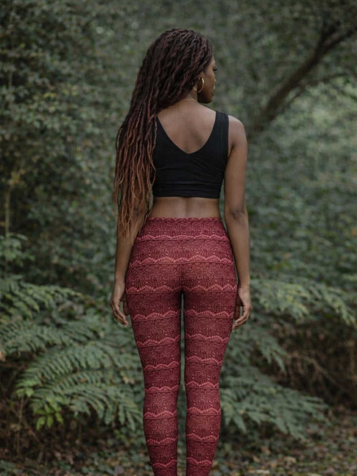 BAROQUE FISHNET LEGGINGS - RED WINE