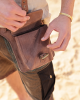 LEO LEATHER HIP BAG - EARTHY BROWN