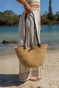 AFRICAN WOVEN BASKET IN NATURAL