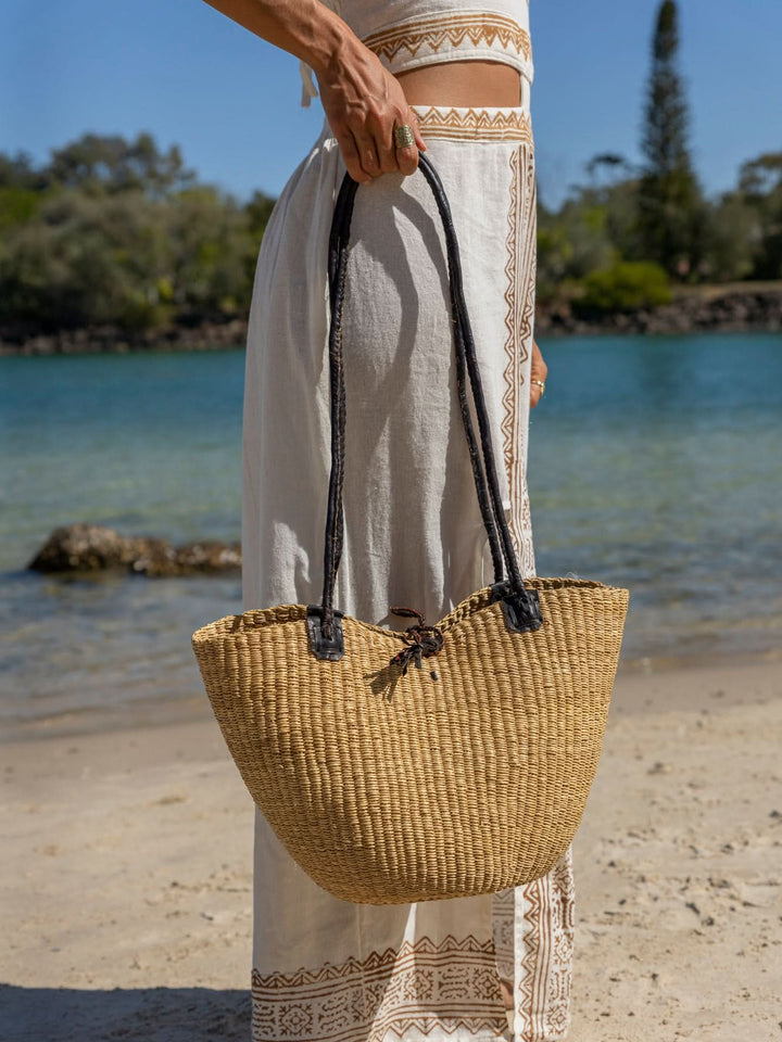 AFRICAN WOVEN BASKET IN NATURAL