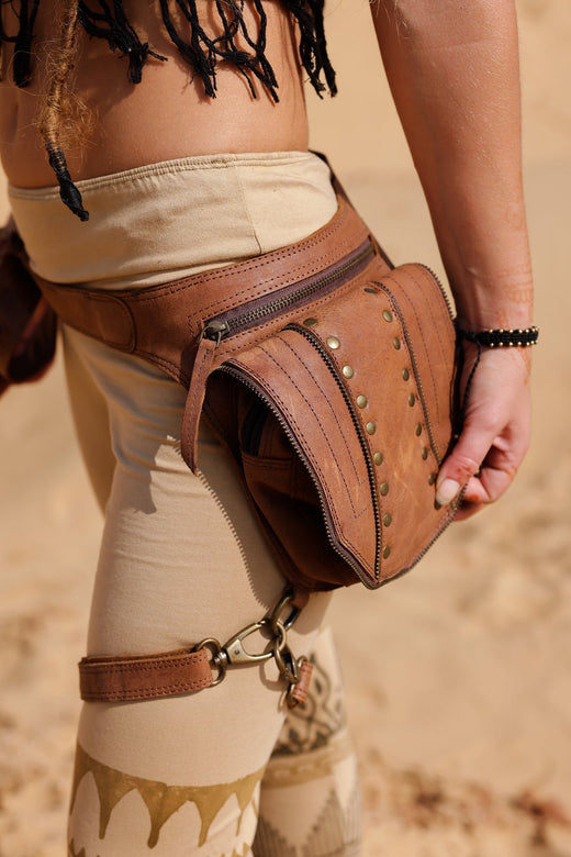 EQUESTRIAN GENUINE LEATHER LEG POCKET BELT