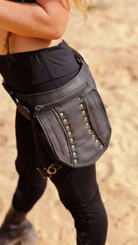 CEINTURE DE JAMBE EN CUIR VÉRITABLE ÉQUESTRE AVEC POCHE - NOIRE