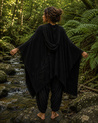 NOMADIC PONCHO - BLACK
