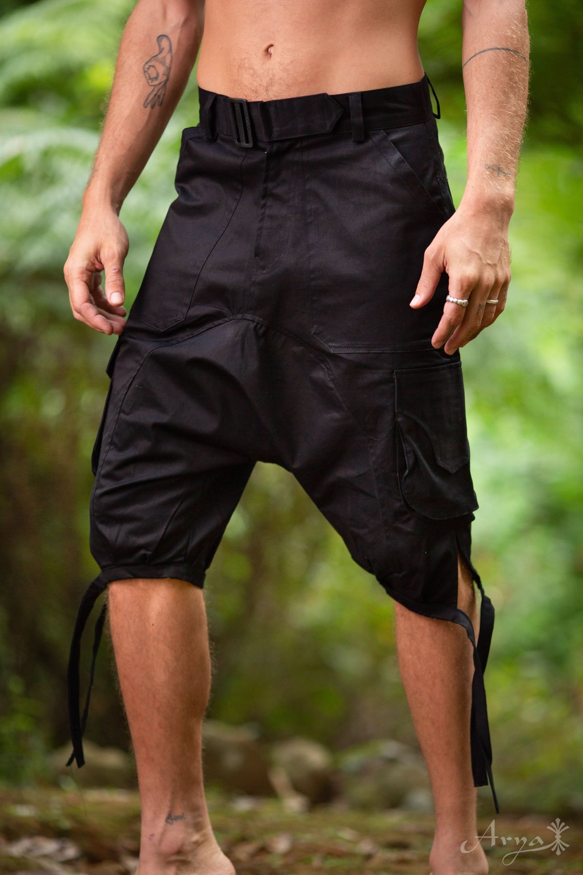 YARO SHORTS - BLACK