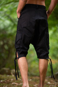 YARO SHORTS - أسود
