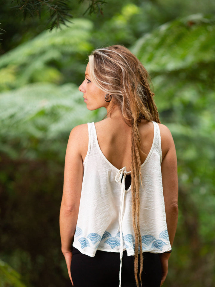 NOAH SHIRT - WHITE/BLUE HEM